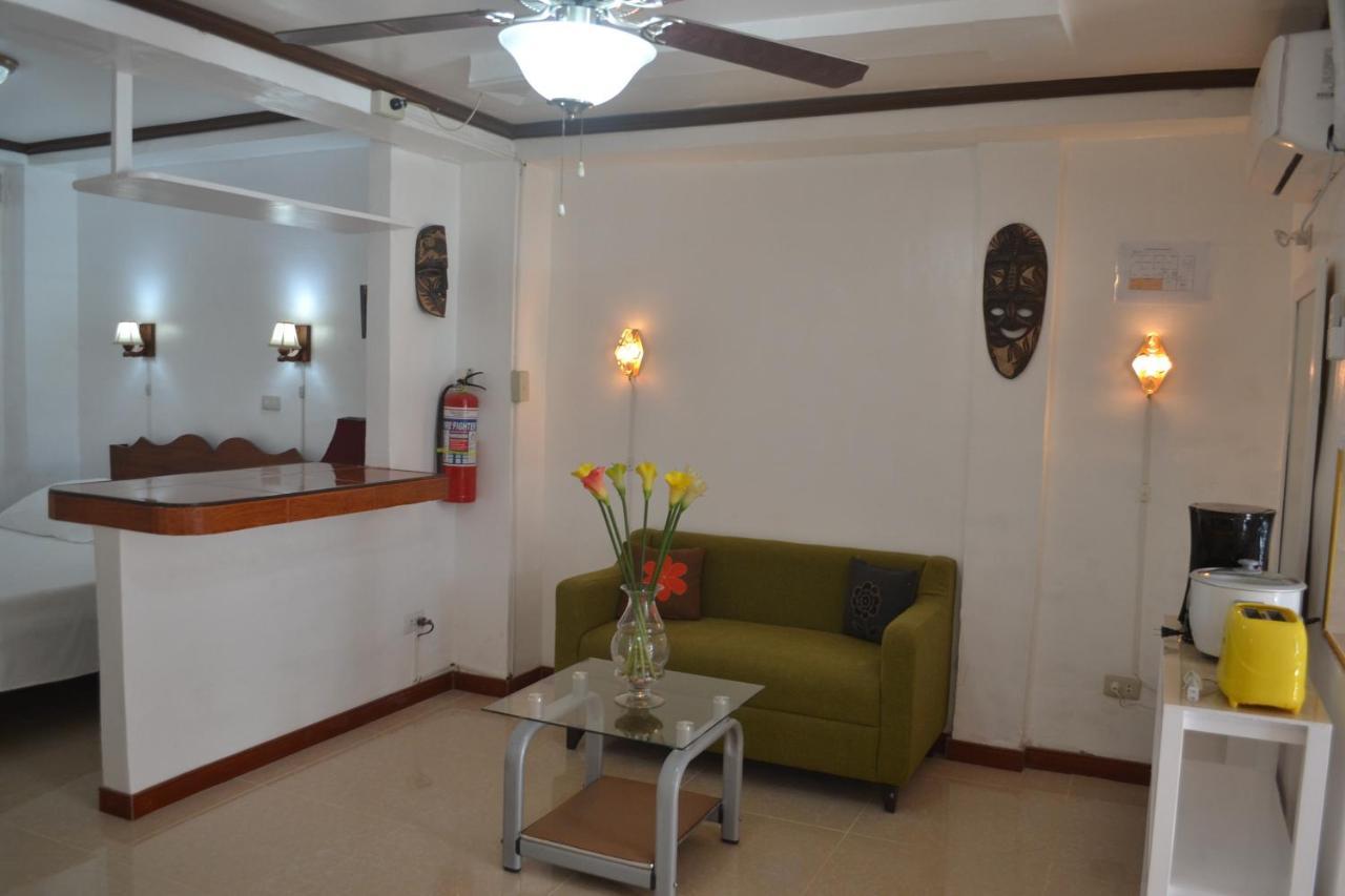 วิลลา เพรสซิลลา Hotel Dumaguete City ภายนอก รูปภาพ